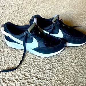 Nike Black Sneakers w/ White Swoosh Women’s 8.5